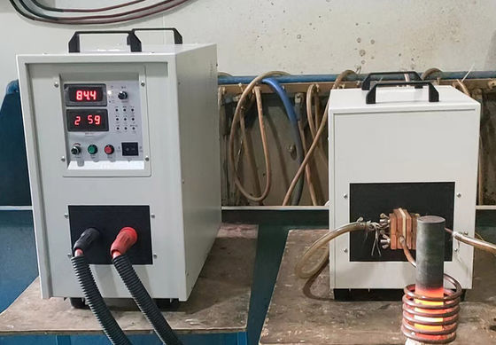 เครื่องทำความร้อนเหนี่ยวนำความถี่สูง 75A พร้อมโครงสร้างแบบแนวตั้งและประสบการณ์ 23 ปี สำหรับบริการออนไลน์ตลอด 24 ชั่วโมงทุกวัน